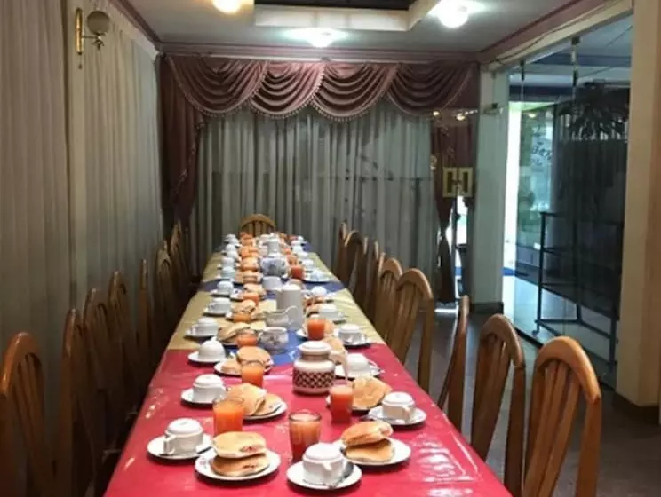 Copacabana Hostal