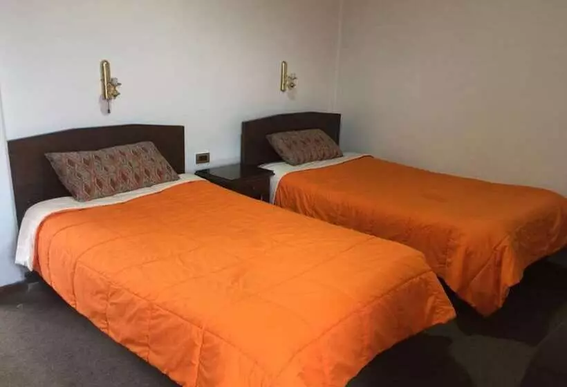 Copacabana Hostal