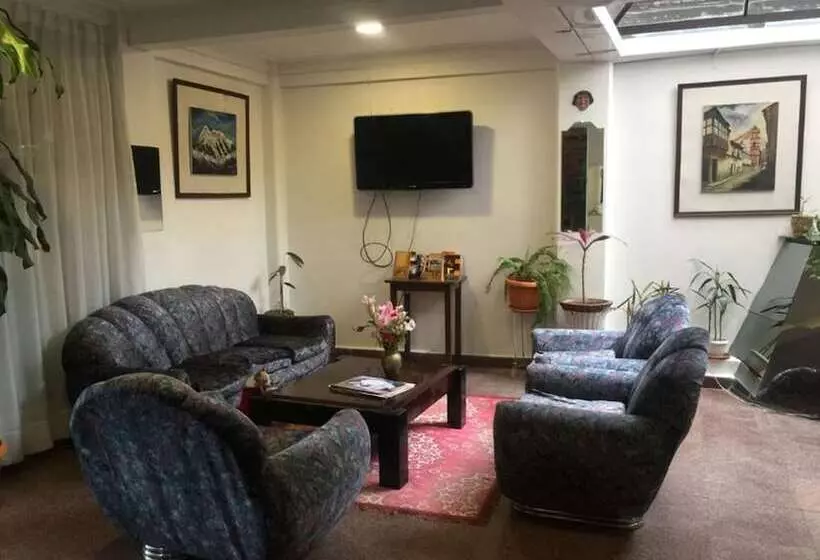 Copacabana Hostal