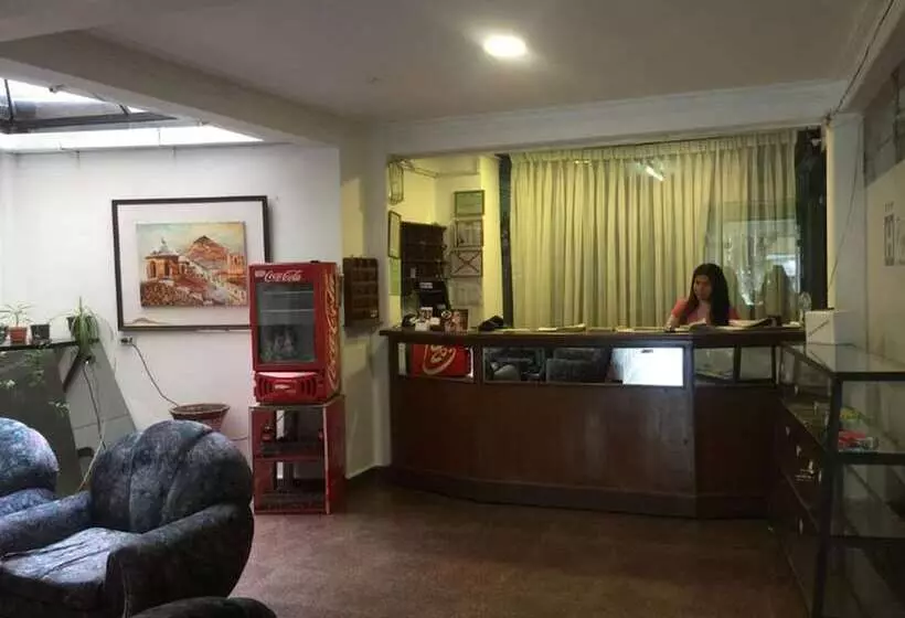 Copacabana Hostal