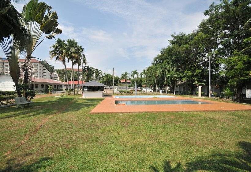 Green Town Hotel & Resort   Port Dickson