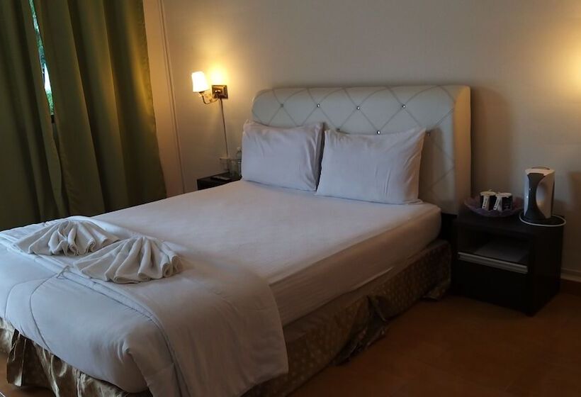 Green Town Hotel & Resort   Port Dickson