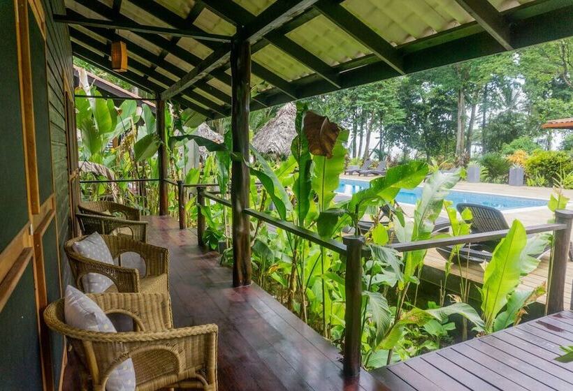 هتل Island Plantation