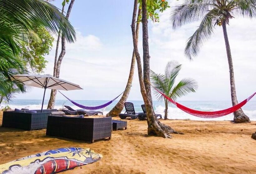 هتل Island Plantation