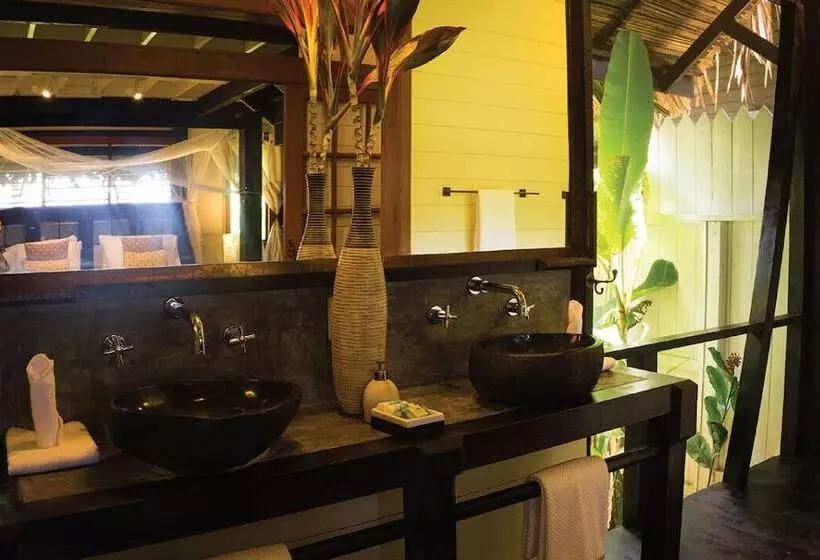 هتل Island Plantation