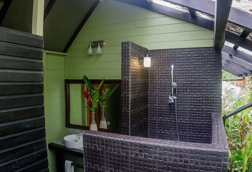 هتل Island Plantation