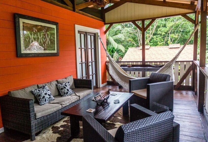 هتل Island Plantation