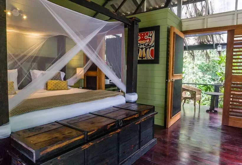 هتل Island Plantation