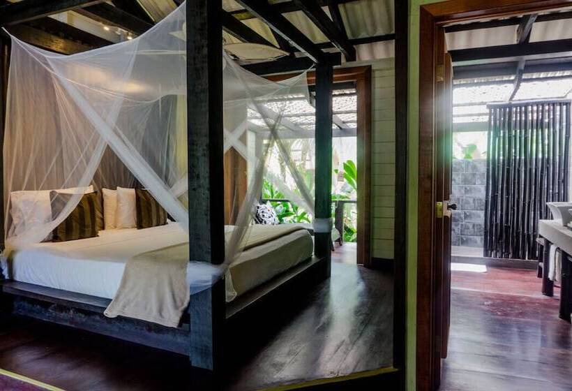 هتل Island Plantation