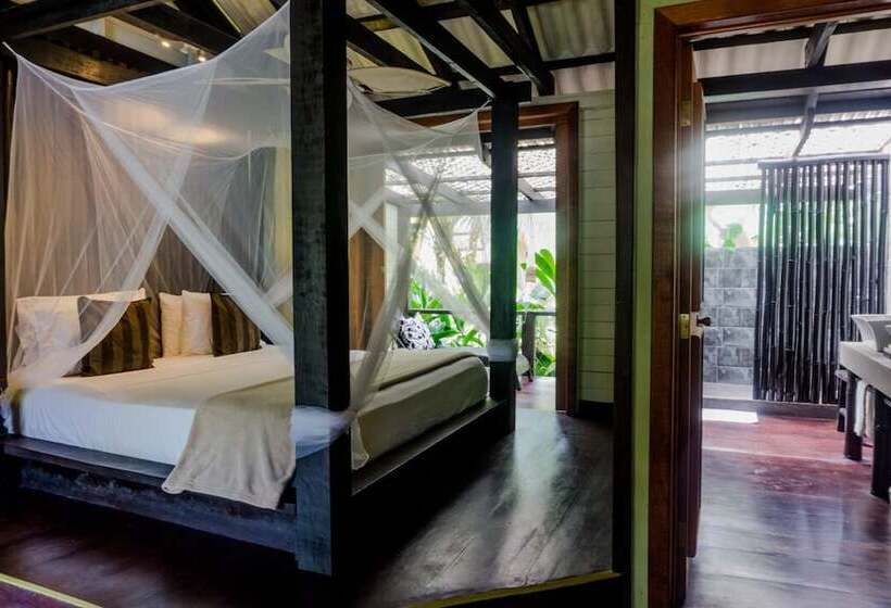 هتل Island Plantation