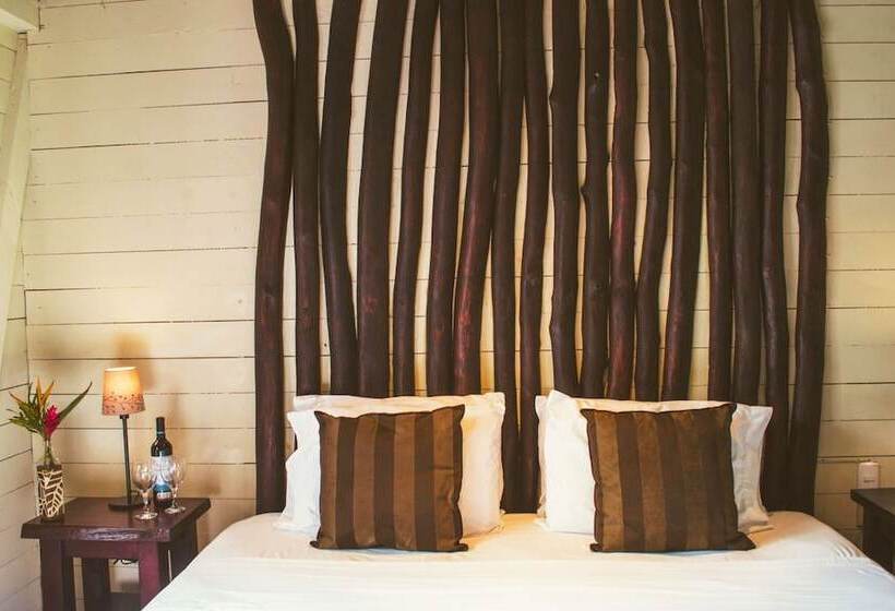 هتل Island Plantation