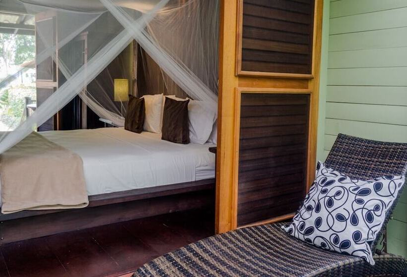 هتل Island Plantation