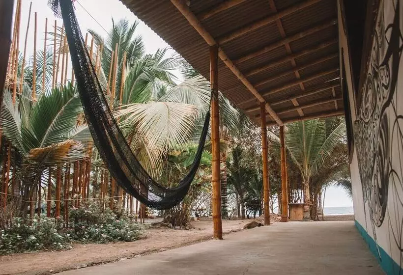 ホテル Montañita Chill Out House