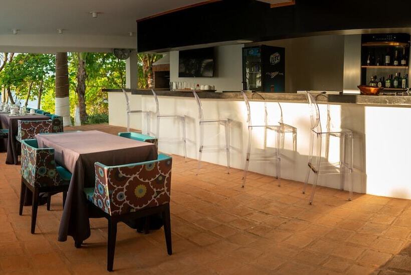 Отель Pedasi Ocean Properties