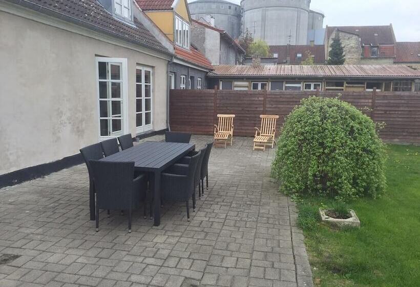 Ms Svend Nakskov B&b