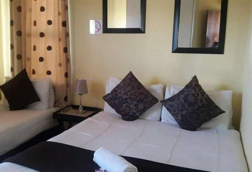 Пансион Village Court Guest House