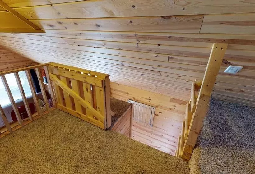 White Cabin Cozy Secluded Cabin