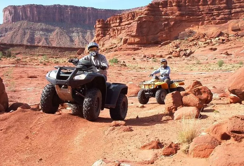 White Cabin Cozy Secluded Cabin