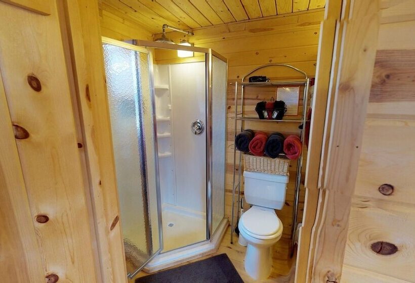 White Cabin Cozy Secluded Cabin