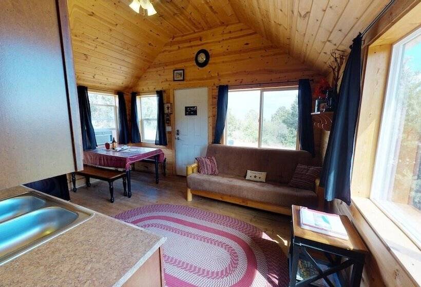 White Cabin Cozy Secluded Cabin