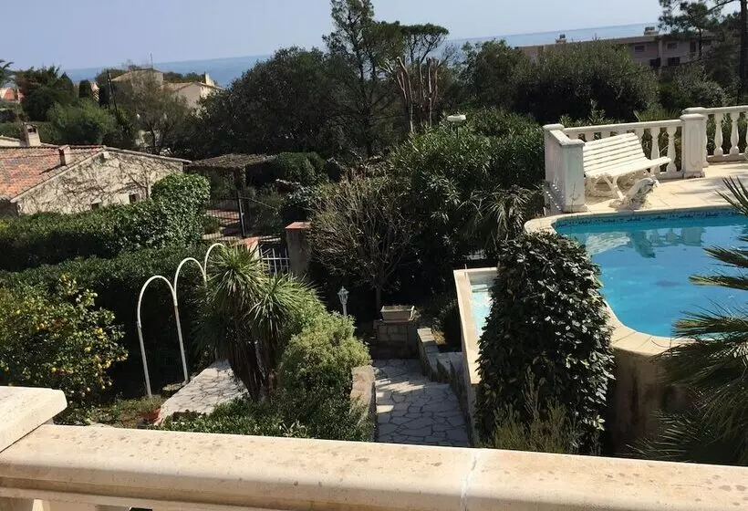 Aamiaismajoitus (B&B) Villa Manù