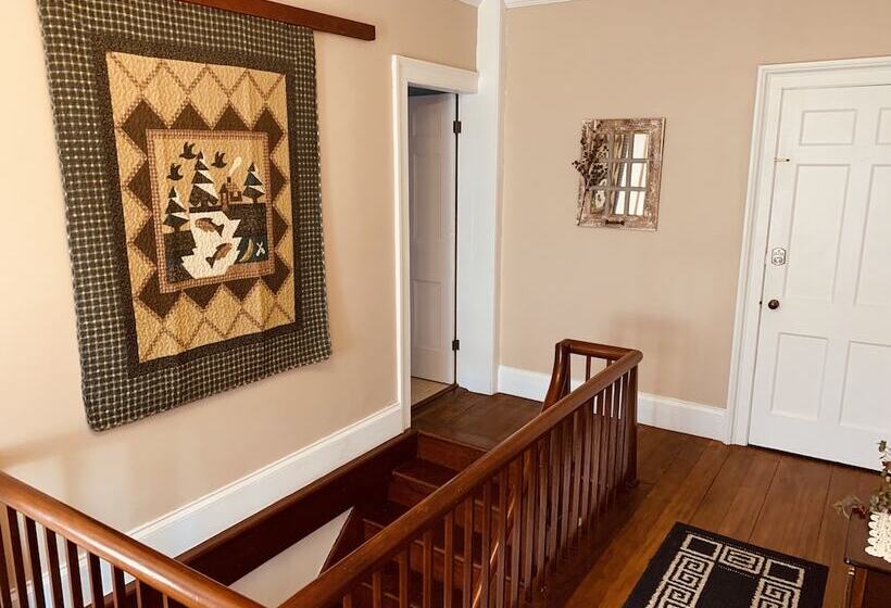 Centennial Inn Bed & Breakfast