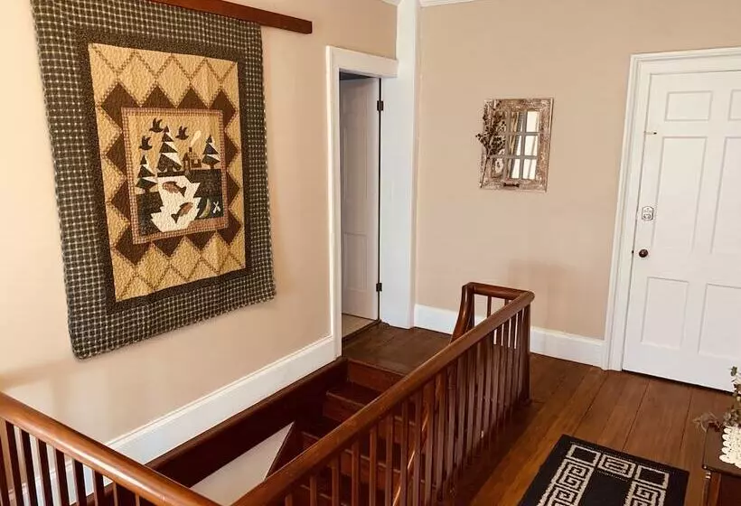 Centennial Inn Bed & Breakfast