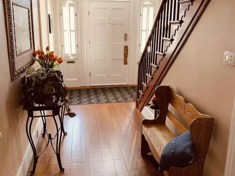 Centennial Inn Bed & Breakfast