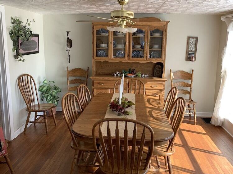 Centennial Inn Bed & Breakfast