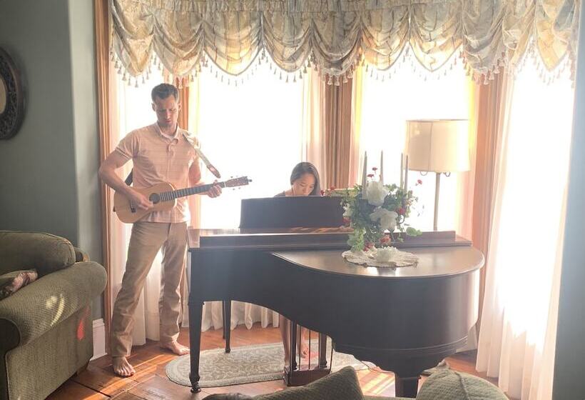 Centennial Inn Bed & Breakfast