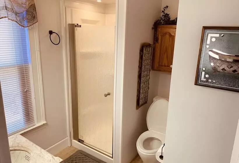 Centennial Inn Bed & Breakfast