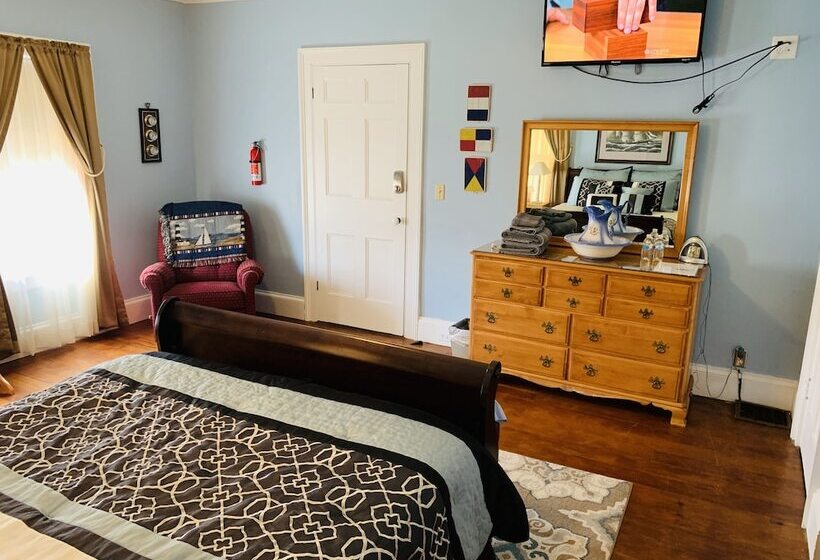 Centennial Inn Bed & Breakfast