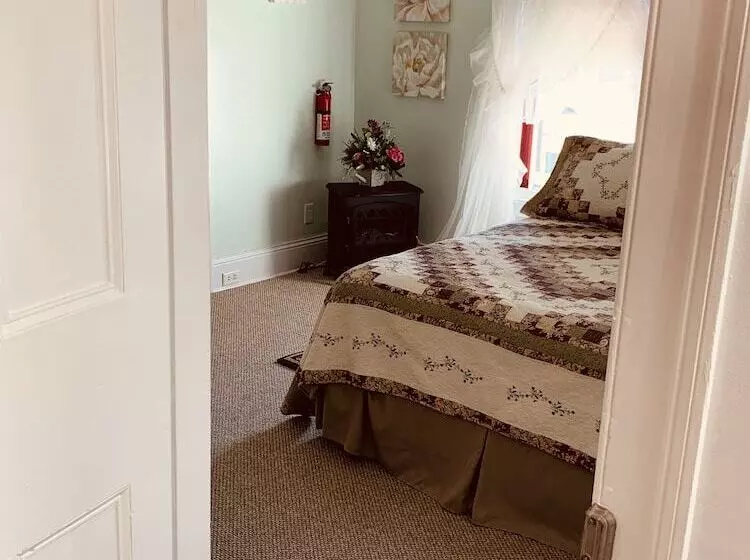 Centennial Inn Bed & Breakfast