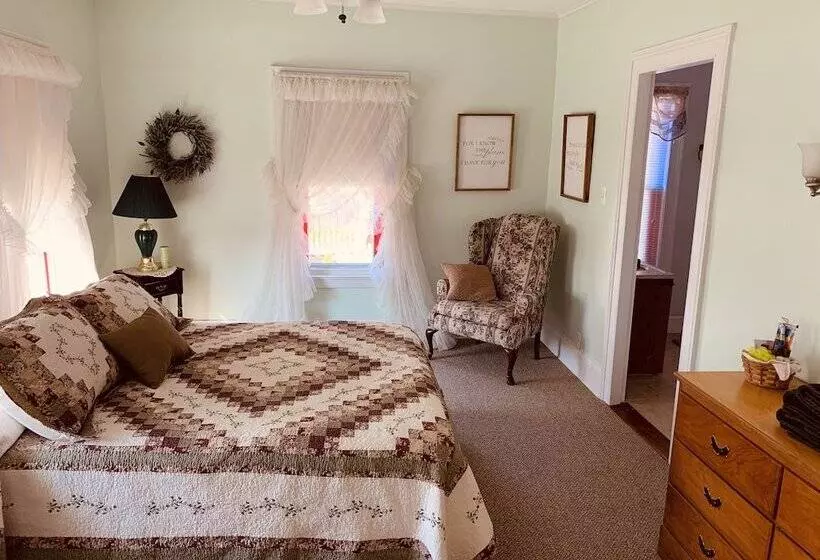 Centennial Inn Bed & Breakfast