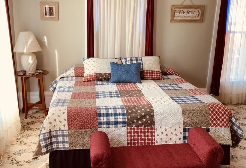 Centennial Inn Bed & Breakfast