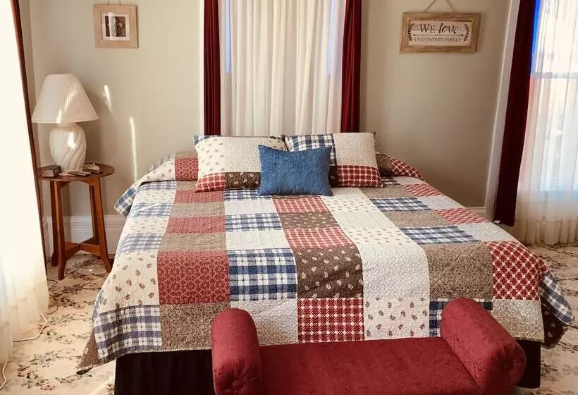 Centennial Inn Bed & Breakfast