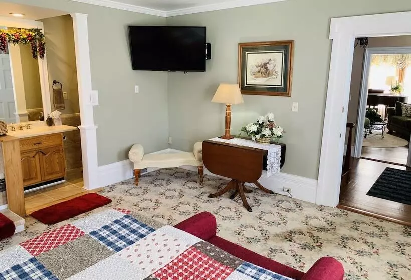 Centennial Inn Bed & Breakfast