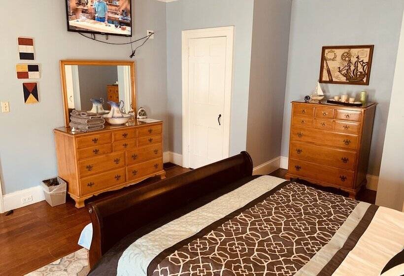 Centennial Inn Bed & Breakfast