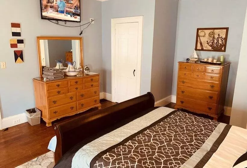 Centennial Inn Bed & Breakfast