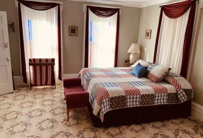 Centennial Inn Bed & Breakfast