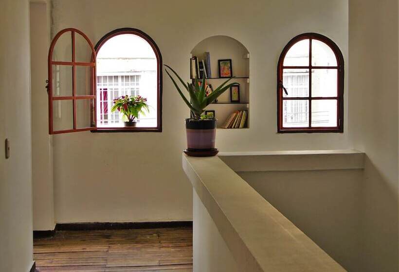 Hostal De La Pola Hostel