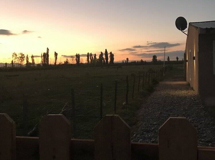 مسافرخانه Posada De Campo Los Teros