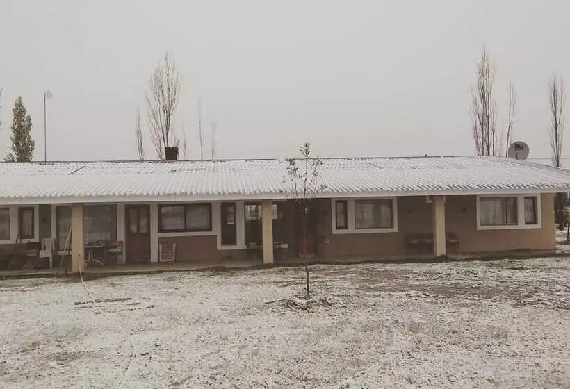 مسافرخانه Posada De Campo Los Teros