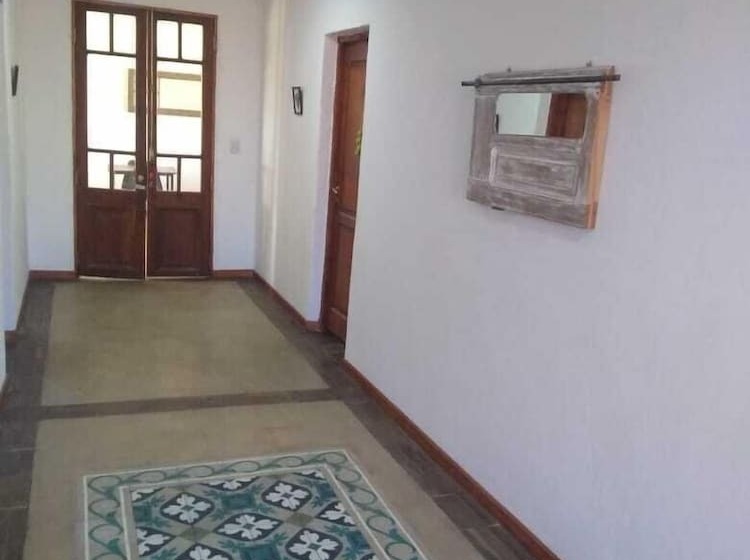 مسافرخانه Posada De Campo Los Teros