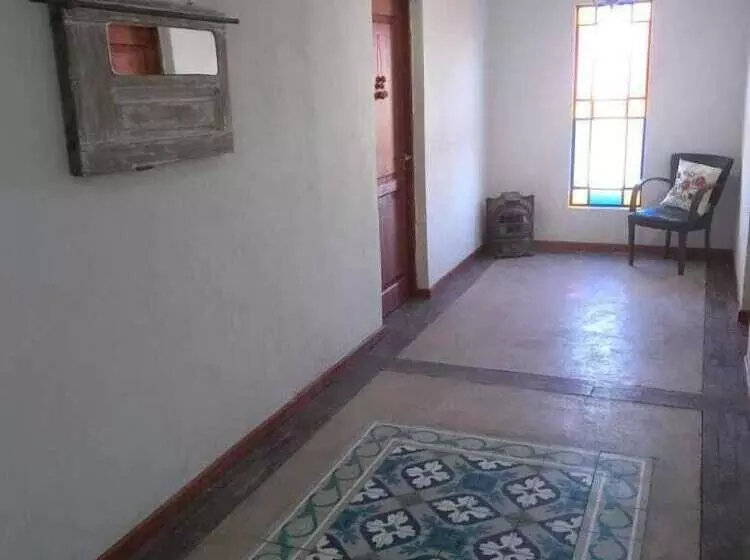 مسافرخانه Posada De Campo Los Teros