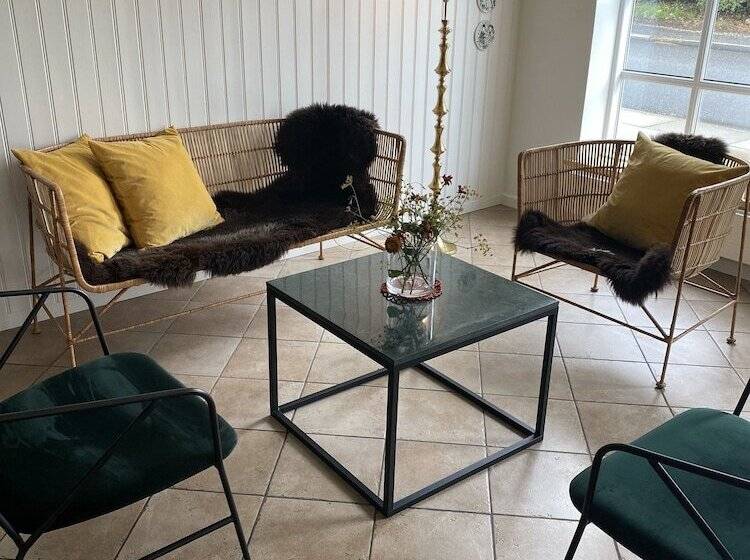 פונדק Sdr. Bjert Kro