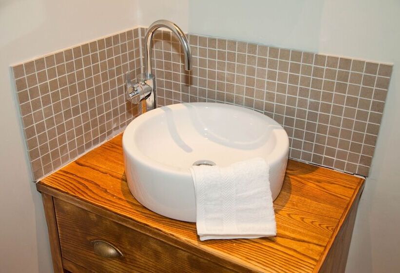 مسافرخانه The Devonshire Arms