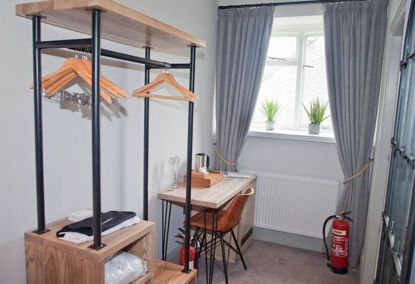 مسافرخانه The Devonshire Arms