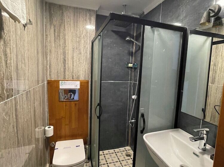 هتل Aya Yorgi Evleri