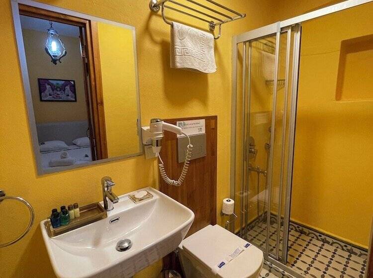 هتل Aya Yorgi Evleri